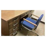 Wood office desk, with office chair with arms