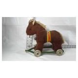 Pull behind horse toy
