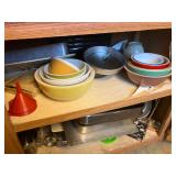 Pyrex mixing bowls 
