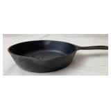 Erie no. 5 (724) 8in Cast Iron Skillet