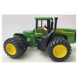 Ertl John Deere 4x4 Tractor 8560