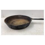 Griswold 9in Cast Iron Skillet