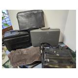 Attachï¿½ & business satchels