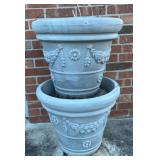 Lightweight resin planters 17in dia