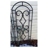 Solid trellis