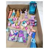 Polly Pockets, dolls, clothes