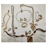 Necklace & earring sets, gold tones