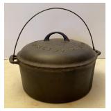 Wapak Advance No. 9 Cast Iron Dutch Oven