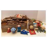 Vtg Lincoln Logs, Slinky, Plastic Army Soldiers