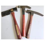Plumb roofing hatchet, claw hammer