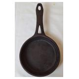 Ruff Hewn Cast Iron Egg Skillet