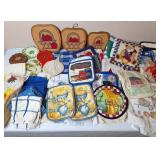 Kitchen Towels, Dish Cloths & Hot Pads