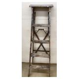 5ft Wooden Step Ladder