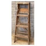 4ft wooden Step Ladder