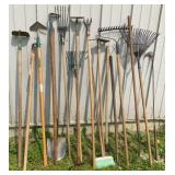 Light weight gardening long handled tools