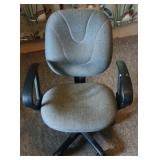 Rolling/Swivel Office Chair
