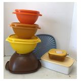 Vtg Tupperware Bowls & Lids