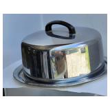 Covered Cake Carrier, locking lid