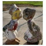 Kissing Concrete Statues