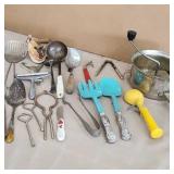 Vtg Kitchen Gadgets