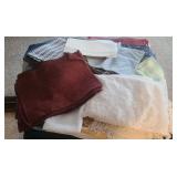 Placemats, Tablecloths, Napkins & Table Runners