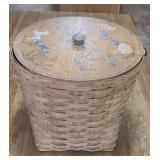 Large Longaberger Basket with Handle & Lid