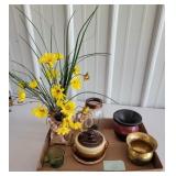 Spittoon with markings, crock with flowers