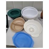 plastic bowls with colander