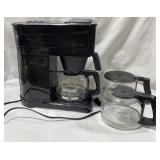 Bunn Coffee Maker & 2 extra Decanters