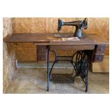 Antique 1910 Treddle Singer Sewing Machine