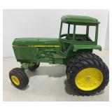 Ertl John Deere Tractor (broken axle)