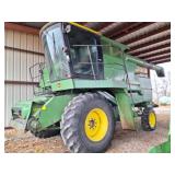 1982 John Deere 7720 Combine
