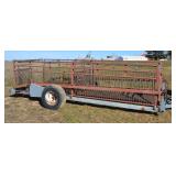 Hydraulic lift trailer for livestock