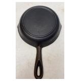 No. 3 Cast Iron Skillet w/ Fire Ring