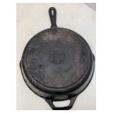 Lodge Cast Iron Skillet w/Fire Ring