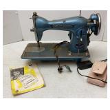 Vtg Good Housekeeper Sewing Machine