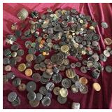 VTG Black & Brown Buttons