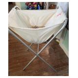 VTG Laundry Collapsible Cart/ Wooden Pins