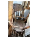 VTG Wooden Chairs and Baskets