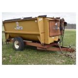 Knight Reel Auggie 3300 Feed Wagon