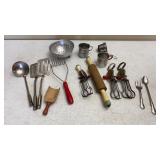 Vtg Childï¿½s Toy Kitchen Utensils