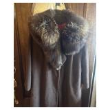 Womens brown wool coat with fur collar, Large