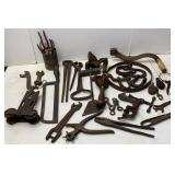 Primitive Tools, Hog Nose Clips & Pliers