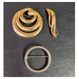 Gold tone Brooches (3)