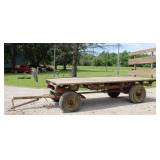 Flat Bed Farn Wagon w/Hoist