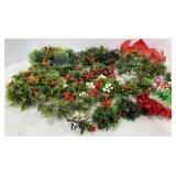 Vtg Plastic Greenery Candle Rings