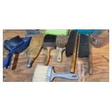 Brushes, Tote