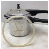 Mirror Pressure Cooker