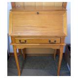 Oak Secretary 29.5x19.25x43