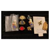 Costume rings & pins